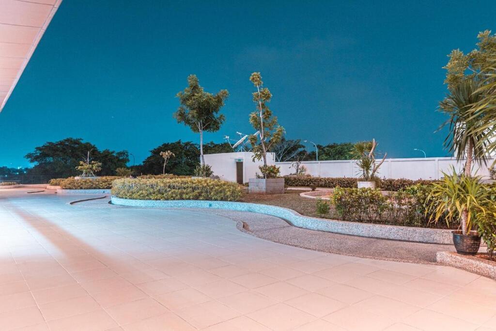 Azalea Suites Cikarang By Jayakarta Group 外观 照片